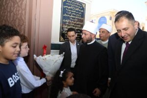 وزير الأوقاف ومحافظ دمياط يفتتحان عددًا من المساجد الجديدة 