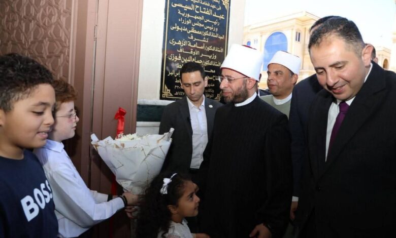 وزير الأوقاف ومحافظ دمياط يفتتحان عددًا من المساجد الجديدة 