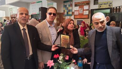 مدير تعليم دسوق يشهد حفل تكريم مديرة مدرسة دسوق الثانوية بنات بمناسبة بلوغها سن التقاعد