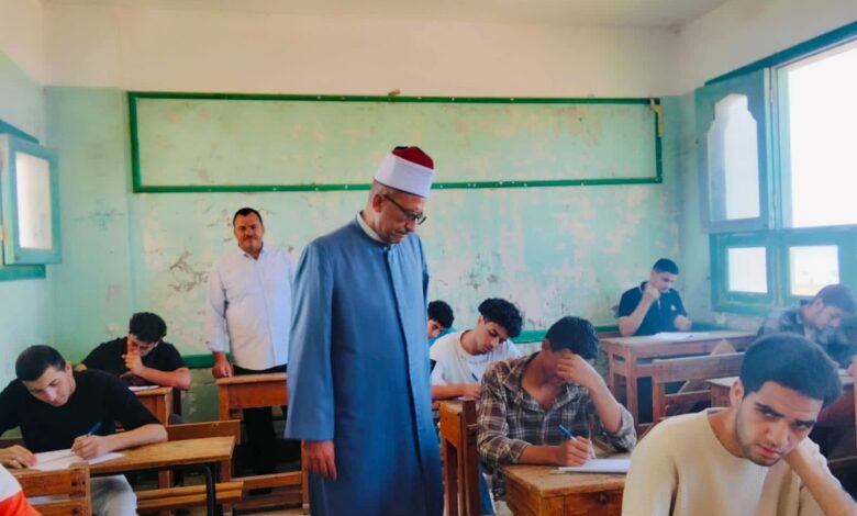 طلاب العلمي بالأزهر يؤدون امتحان الفقه بكفر الشيخ 