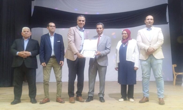 وكيل تعليم كفرالشيخ .. يكرم صناع التميز والعطاء