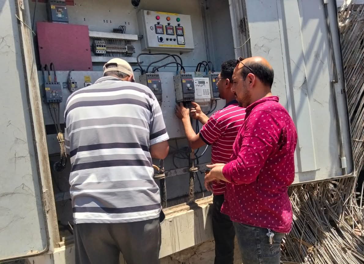 رئيس مدينة دسوق يقود خطة تطوير الإنارة العامة بالقرى