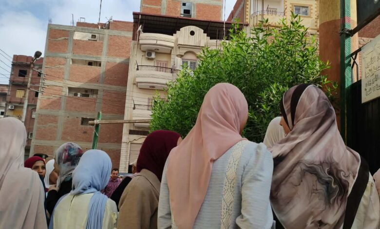 طلاب كفر الشيخ يختتمون ماراثون الثانوية العامة داخل 76 لجنة
