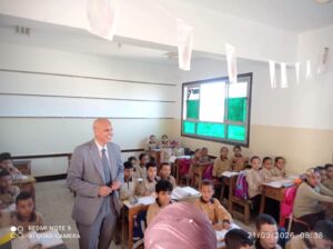 بسيوني .. يفاجئ مدارس دسوق جولات صباحية لضبط الانضباط