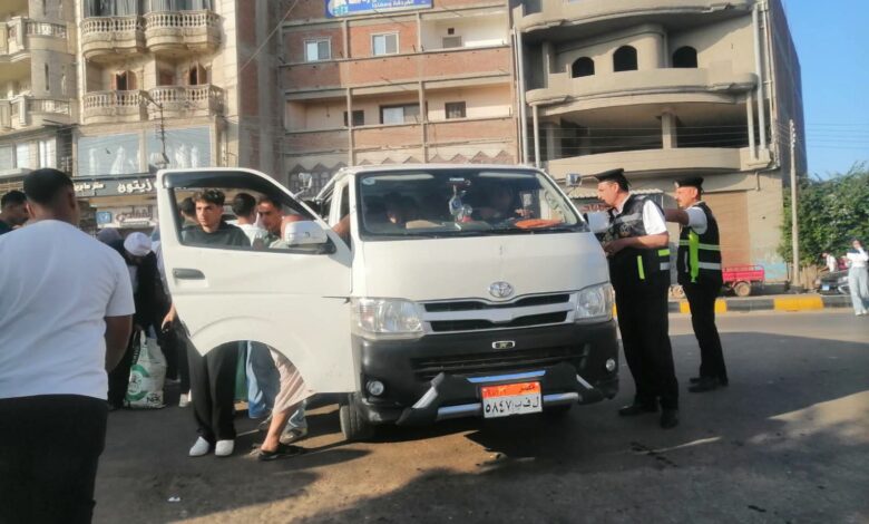 الدفع ب 60 سيارة فجراً بمواقف دسوق لنقل طلاب جامعة كفر الشيخ