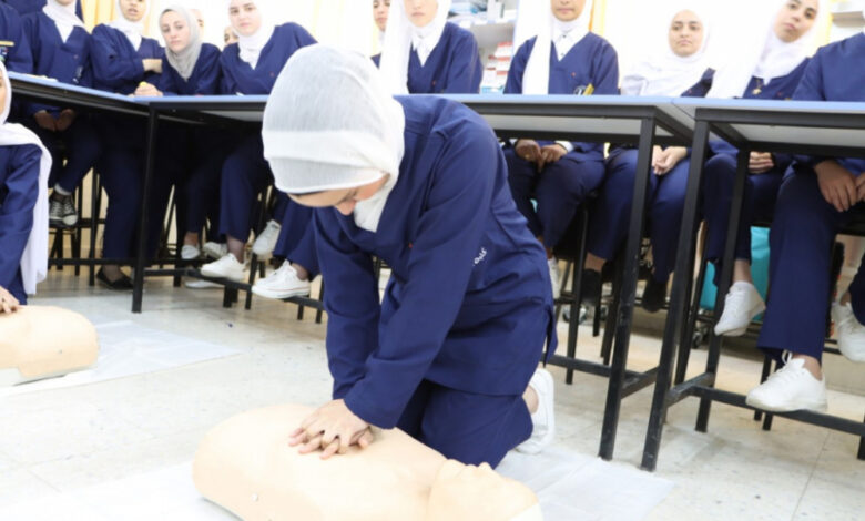 غضب واستياء بين أولياء أمور طلاب الإعدادية بالبحيرة بسبب خفض أعداد المقبولين بمدارس التمريض الخاصة 