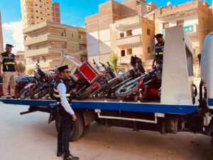حملات مرورية بدسوق تضبط 13 دراجة وتوك توك بدون لوحات ومواجهة حاسمة لـ "التلوث السمعي"