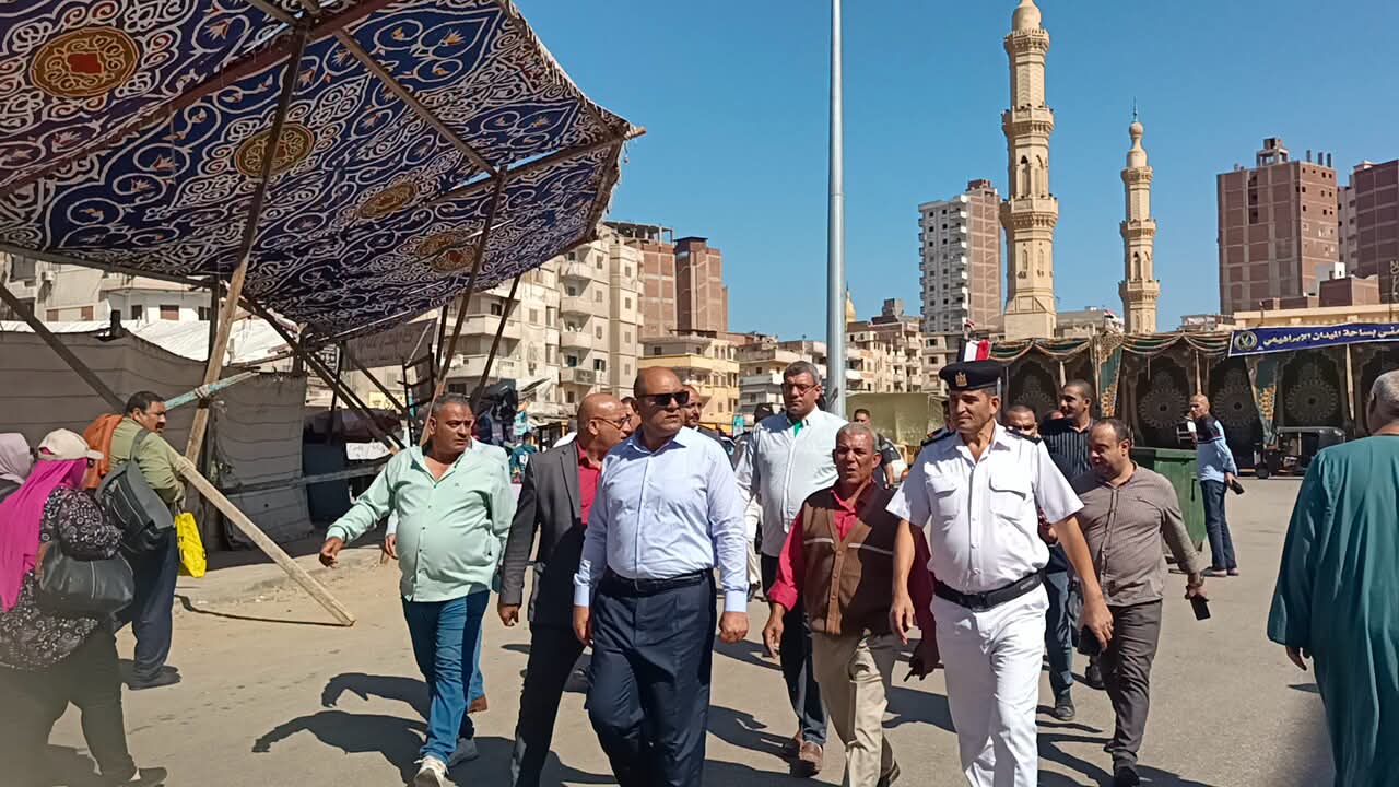دسوق ترفع شعار «لا للإشغالات» في أول أيام المولد الإبراهيمي.